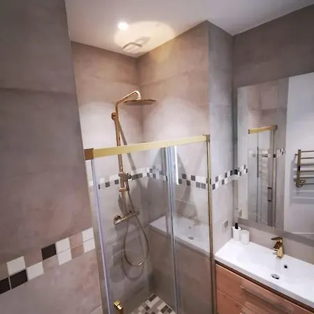 דירה 2 Pieces Cozy ניס